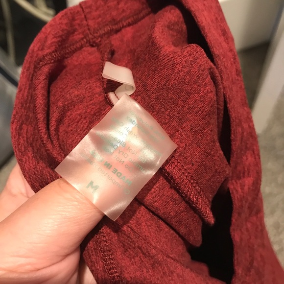 Bombshell Sportswear Compliment Tee M Rouge Red - Picture 4 of 5